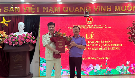 Lễ công bố và trao Quyết định điều động và bổ nhiệm chức vụ Viện trưởng...